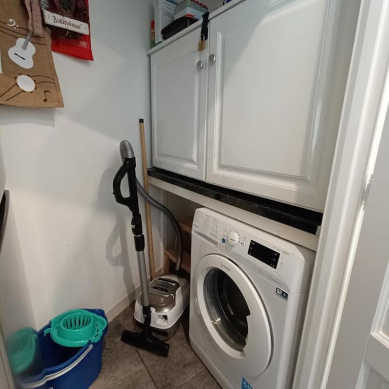 Luchon Holidays, parking, wifi, balcon, cave, T3 8 personnes - Apartment with Balcony - 42