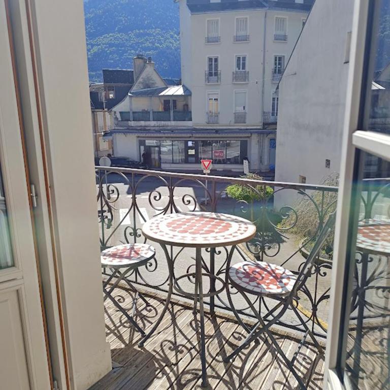 Luchon Holidays, parking, wifi, balcon, cave, T3 8 personnes - Apartment with Balcony - 44