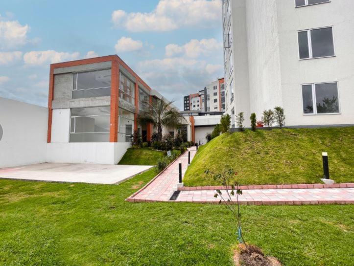 Tranquilo departamento cerca de Solca y Embajada Americana - Apartamento de 2 dormitorios - 19