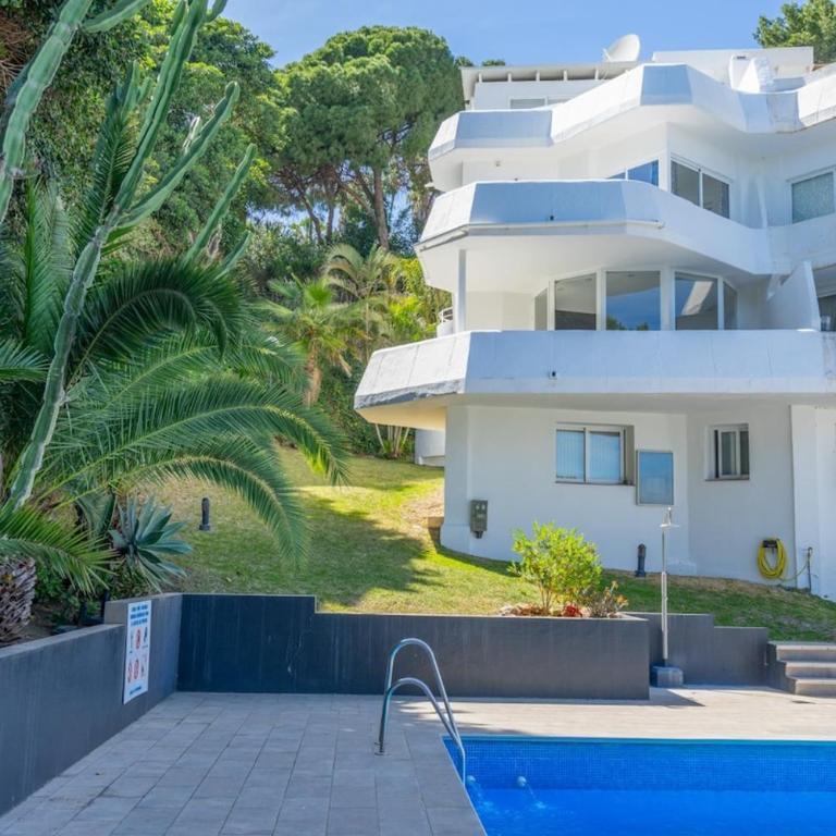 Relaxing Family Retreat with Stunning Golf Views - Villa - 34