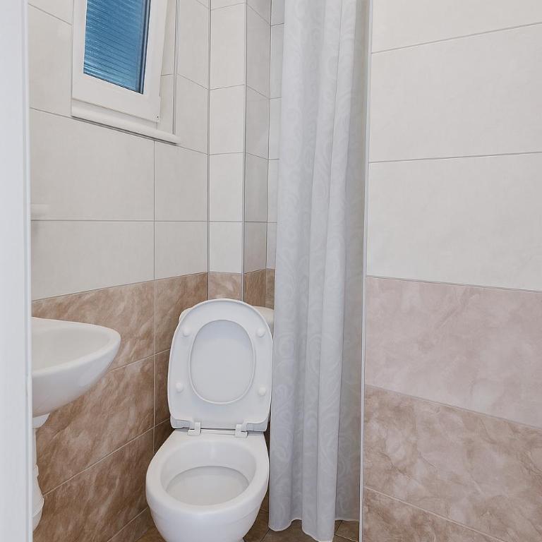 Apartments Lejla - Standard Triple Room with Sea View - 7