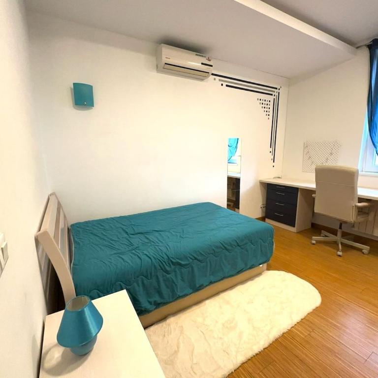 Triplex with garden and parking - Two-Bedroom Apartment - 4