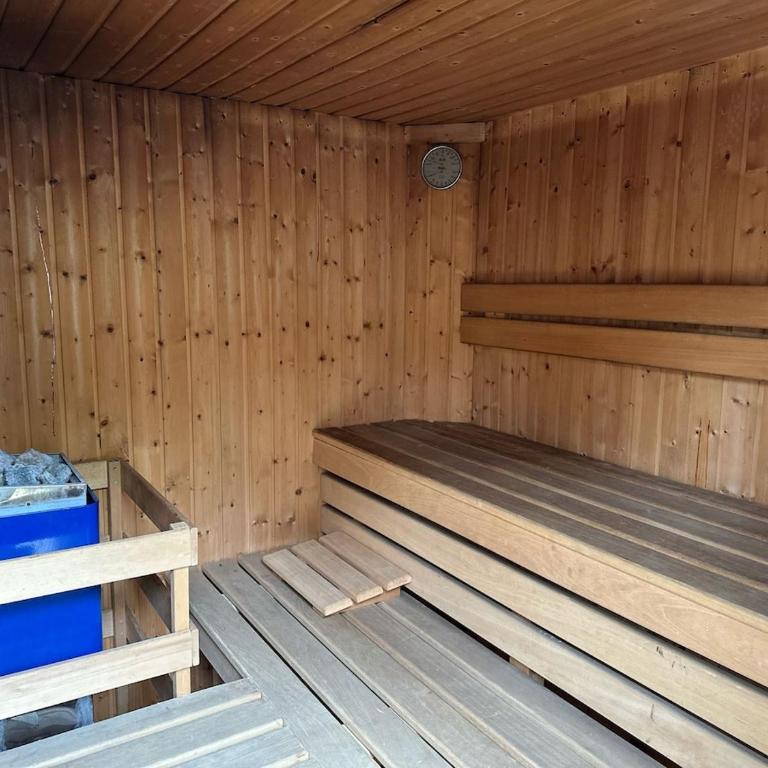 Triplex with garden and parking - Two-Bedroom Apartment - 11