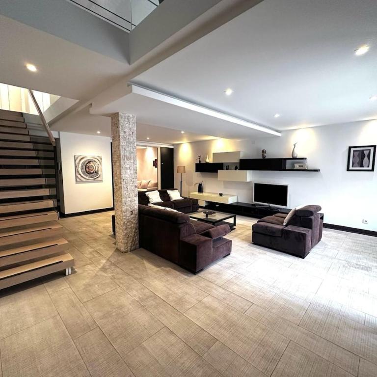Triplex with garden and parking - Two-Bedroom Apartment - 12