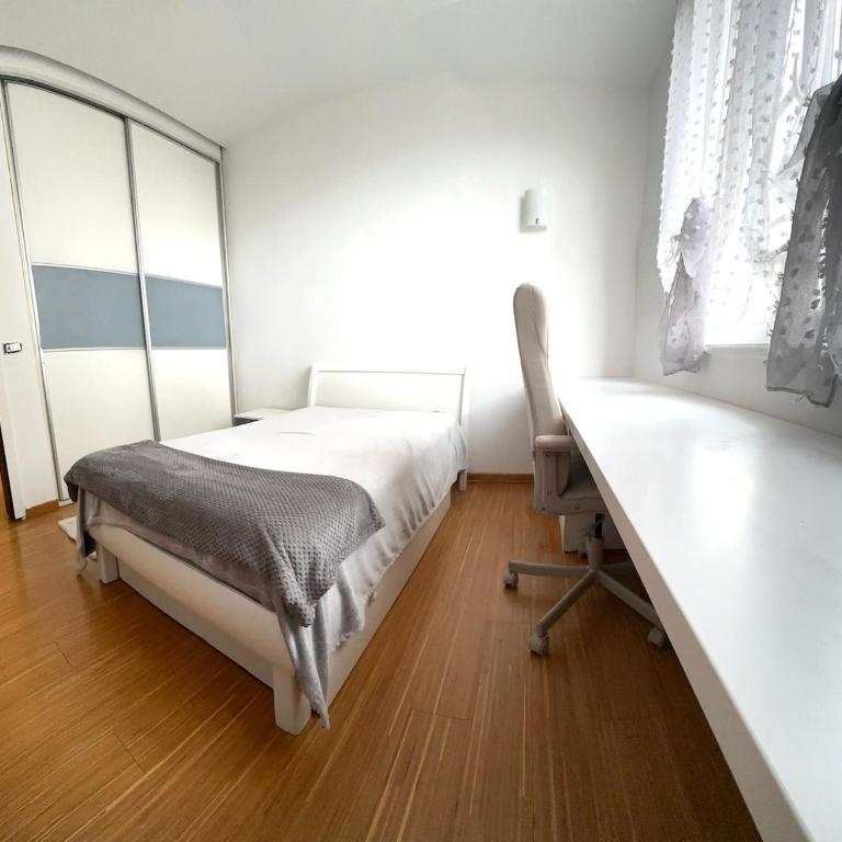 Triplex with garden and parking - Two-Bedroom Apartment - 16
