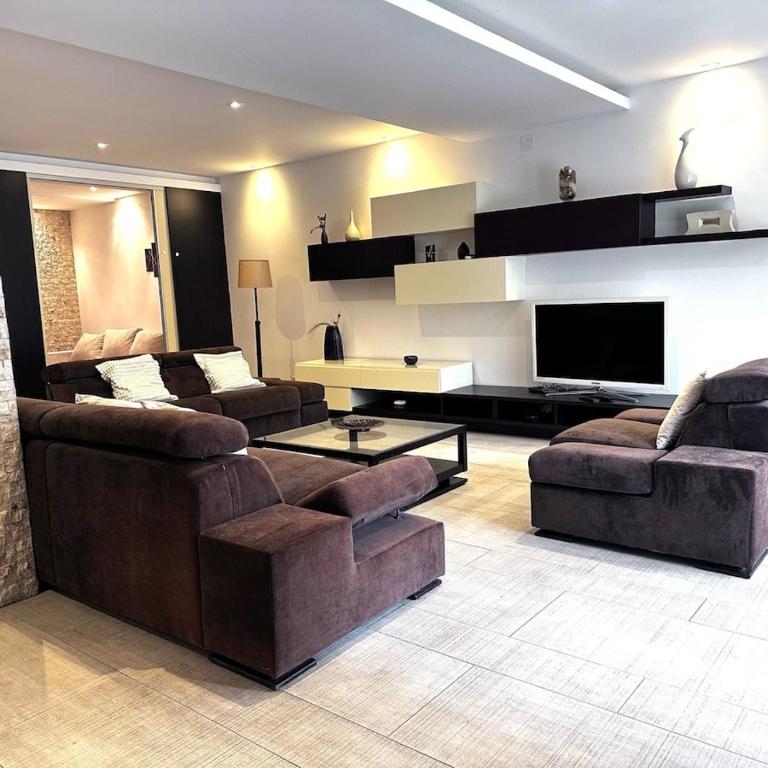 Triplex with garden and parking - Two-Bedroom Apartment - 20