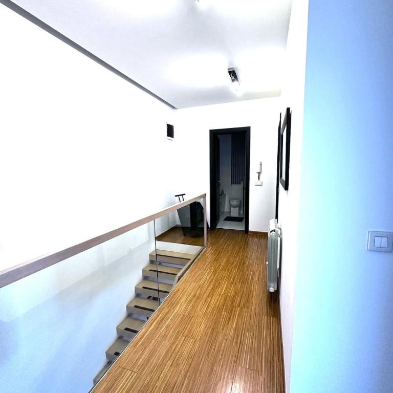 Triplex with garden and parking - Two-Bedroom Apartment - 28