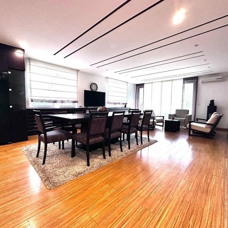 Triplex with garden and parking - Two-Bedroom Apartment - 31
