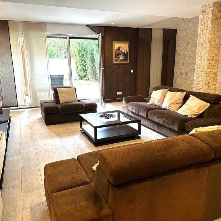 Triplex with garden and parking - Two-Bedroom Apartment - 32