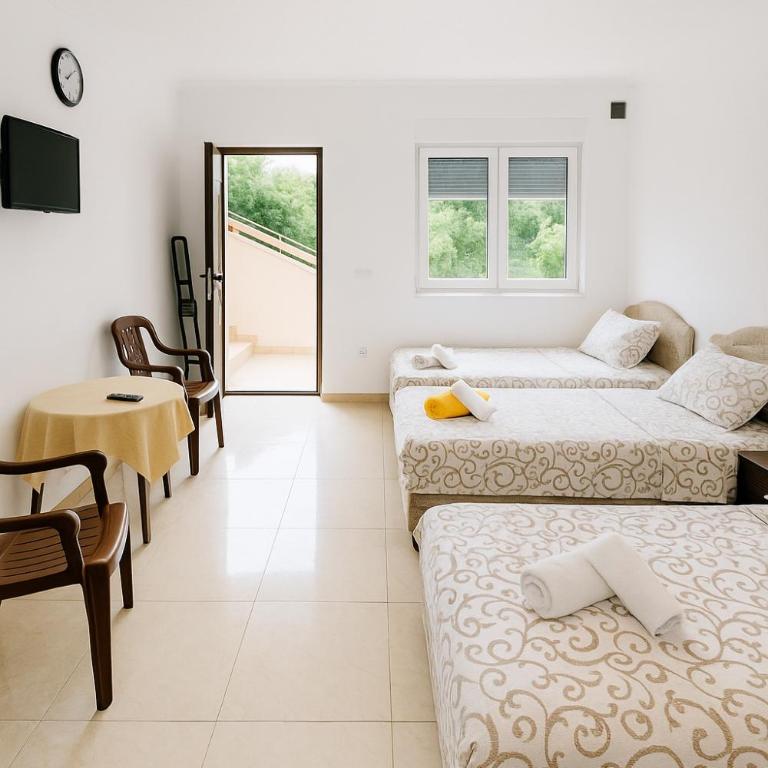 Apartments Lejla - Standard Quadruple Room - 1