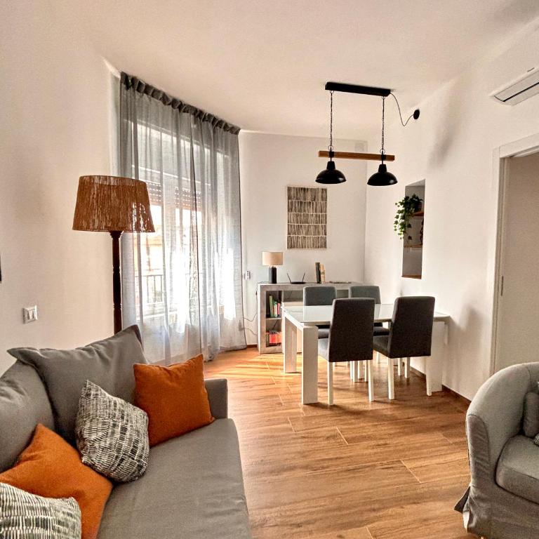 modern renovated home near city center & transit - Appartamento - 5