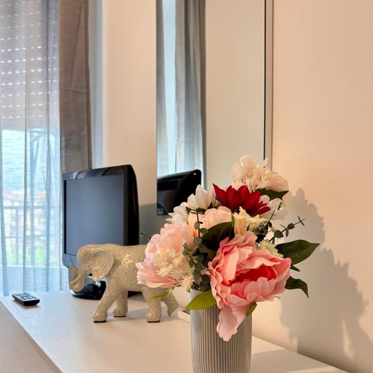 modern renovated home near city center & transit - Appartamento - 33