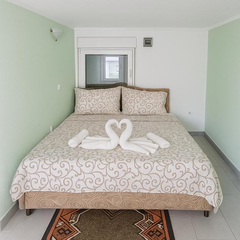 Apartments Lejla - Quadruple Room with Bathroom - 1