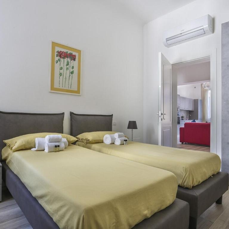 Modern Comfort in Florence - Appartamento con 2 Camere da Letto e Balcone - 10