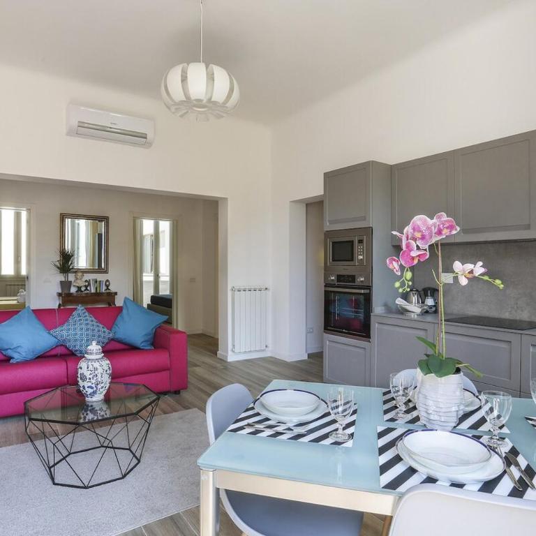 Modern Comfort in Florence - Appartamento con 2 Camere da Letto e Balcone - 11