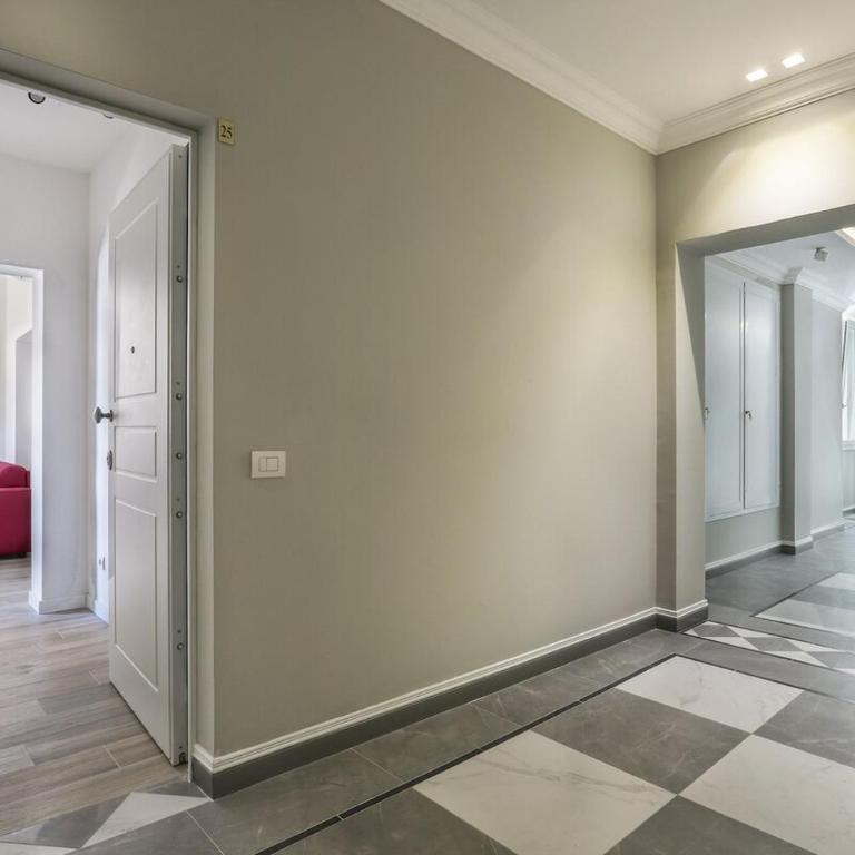 Modern Comfort in Florence - Appartamento con 2 Camere da Letto e Balcone - 13