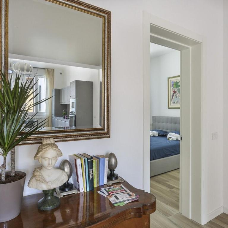 Modern Comfort in Florence - Appartamento con 2 Camere da Letto e Balcone - 15