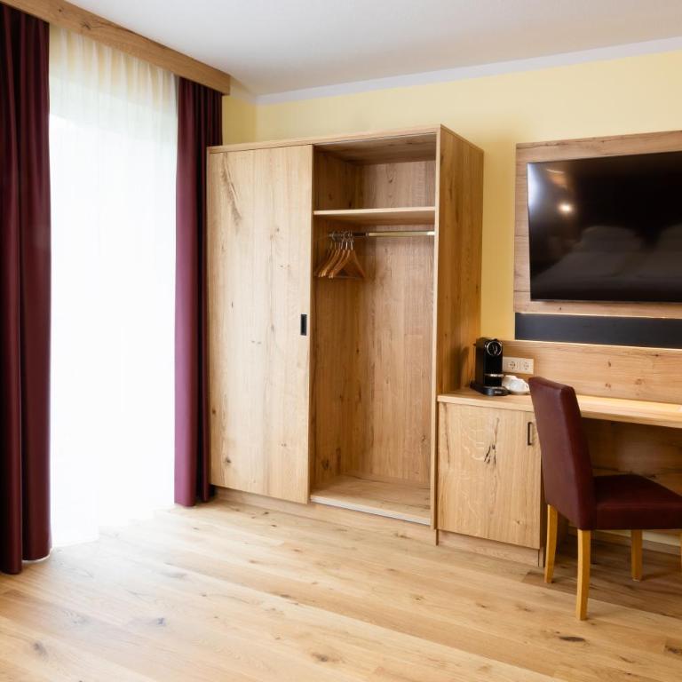 Hotel Kärnten - Deluxe Doppelzimmer mit Balkon - 6