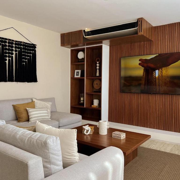 Penthouse Om - Three-Bedroom Apartment - 1