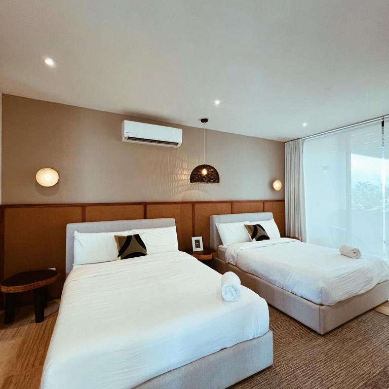 Penthouse Om - Three-Bedroom Apartment - 28