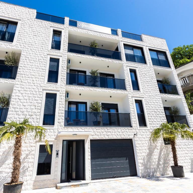 Apartments Ivo Herceg Novi - Two-Bedroom Apartment with Garden View - 17