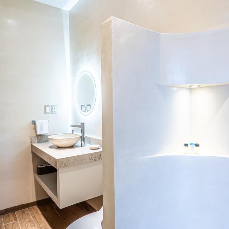 Ocean Breeze Villa - A few steps from the beach! - Villa con piscina privada - 37