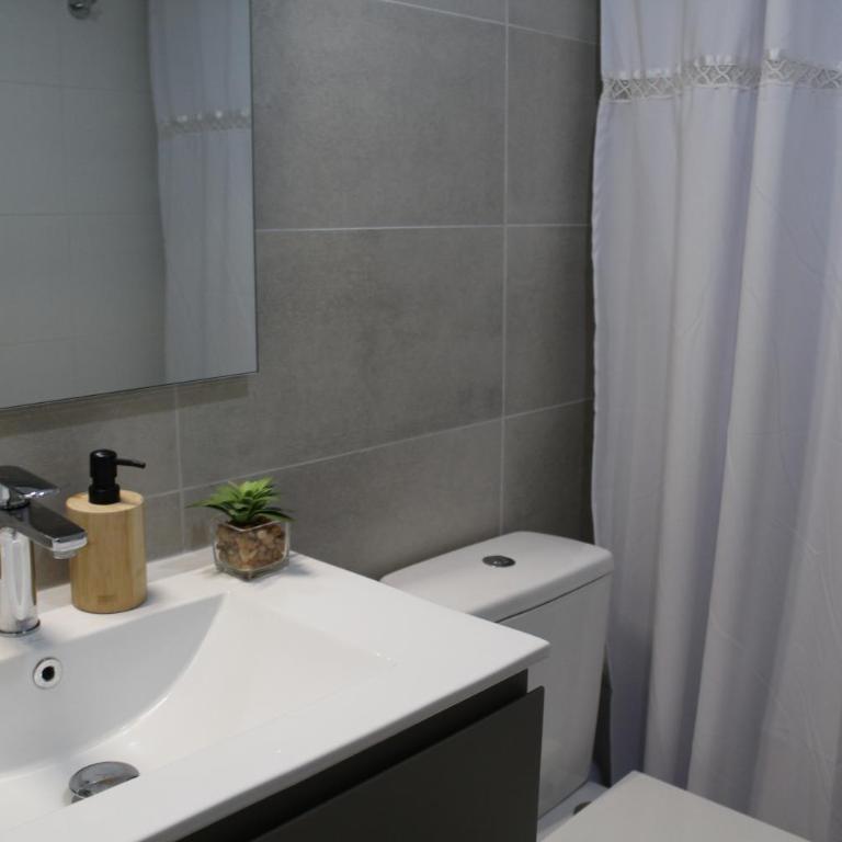 Espectacular y lindisimo departamento frente al lago de Puerto Varas - Apartamento de 2 dormitorios - 61