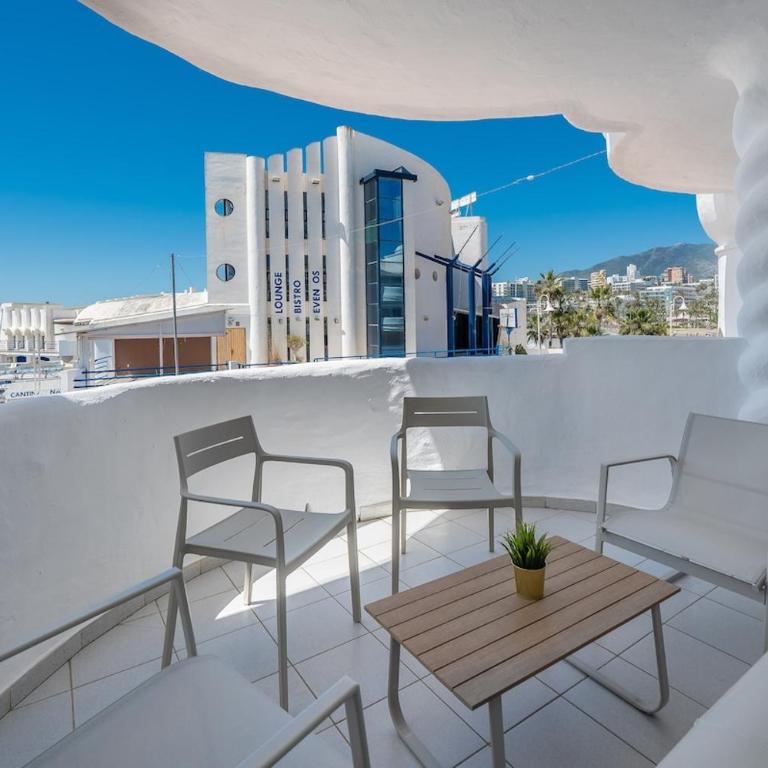 Puerto Marina Sea Views - Two-Bedroom Apartment with Terrace and Sea View - 10