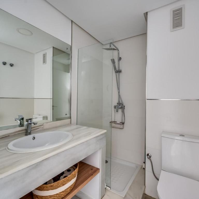 Puerto Marina Sea Views - Two-Bedroom Apartment with Terrace and Sea View - 21