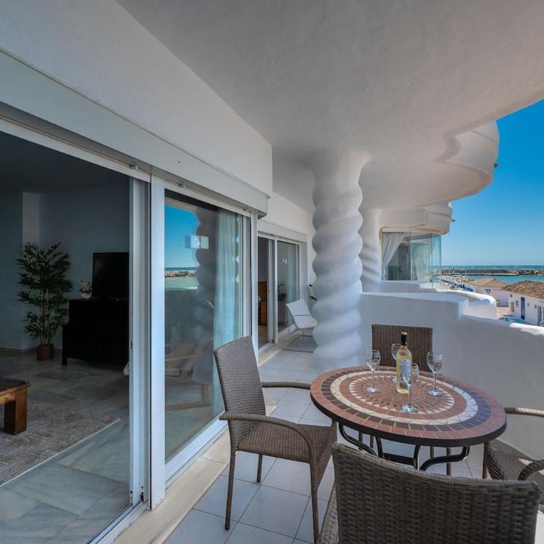 Puerto Marina Sea Views - Two-Bedroom Apartment with Terrace and Sea View - 26