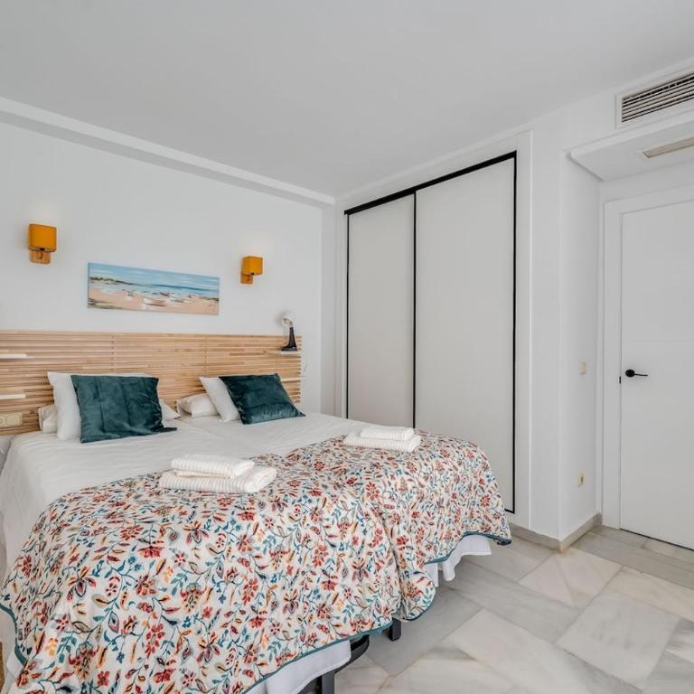 Puerto Marina Sea Views - Two-Bedroom Apartment with Terrace and Sea View - 33