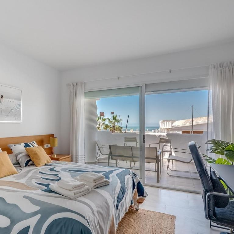 Puerto Marina Sea Views - Two-Bedroom Apartment with Terrace and Sea View - 49