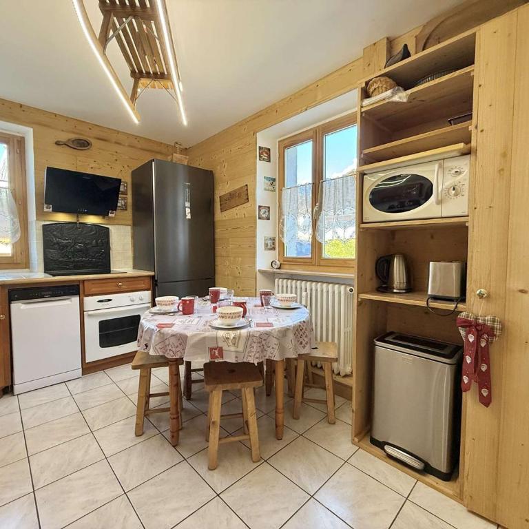 Appartement 3 pièces à Notre-Dame-de-Bellecombe - 6 pers, proches commerces et pistes - FR-1-595-104 - Appartement - 9