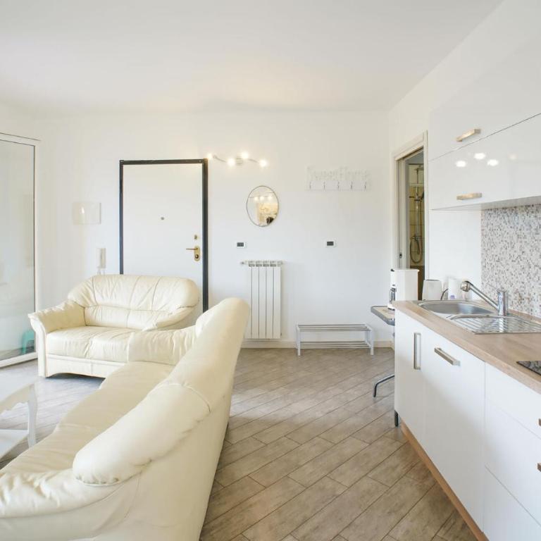 2 Bedroom Nice Home In Imperia - Casa Vacanze con 2 Camere da Letto - 2