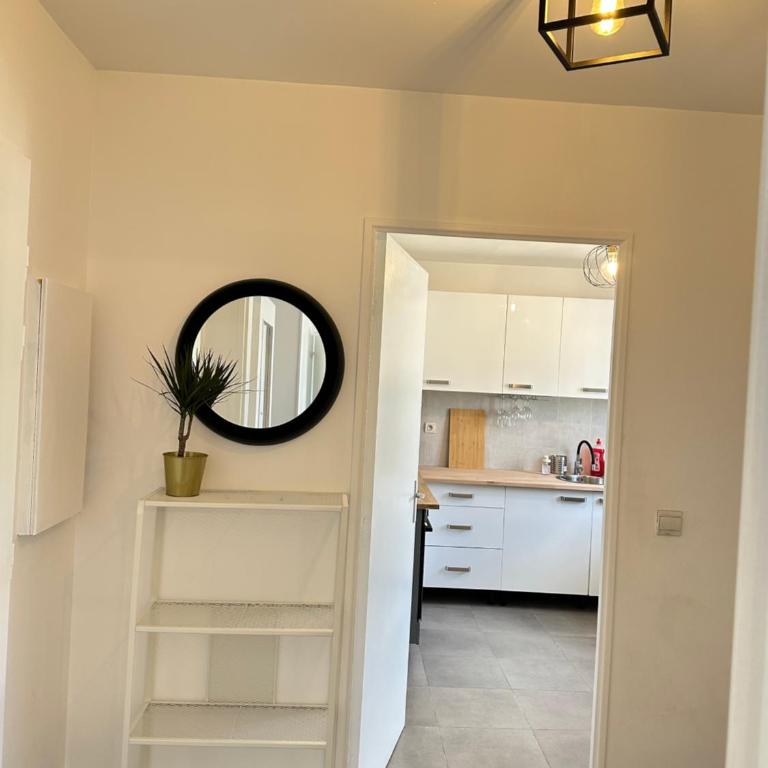 Elegant 2 Bedroom Apartment with Free Parking Paris St-Denis by Immo Kit BNB - Appartement 2 Chambres - 43