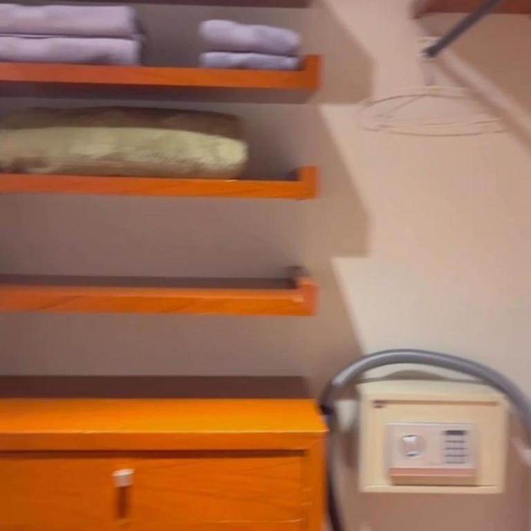 Estupendo depto, A pasos metro Escuela Militar - Apartamento de 2 dormitorios - 5