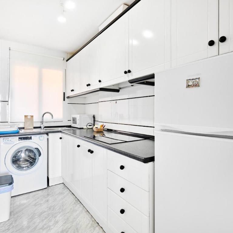 Espanhouse Martina First line sea view apartment with pool - Two-Bedroom Apartment - 2