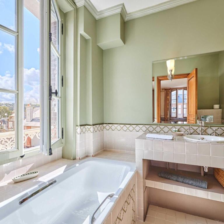 Luxurious 4 bedroom duplex, 200m from Place Morny - Appartamento - 6