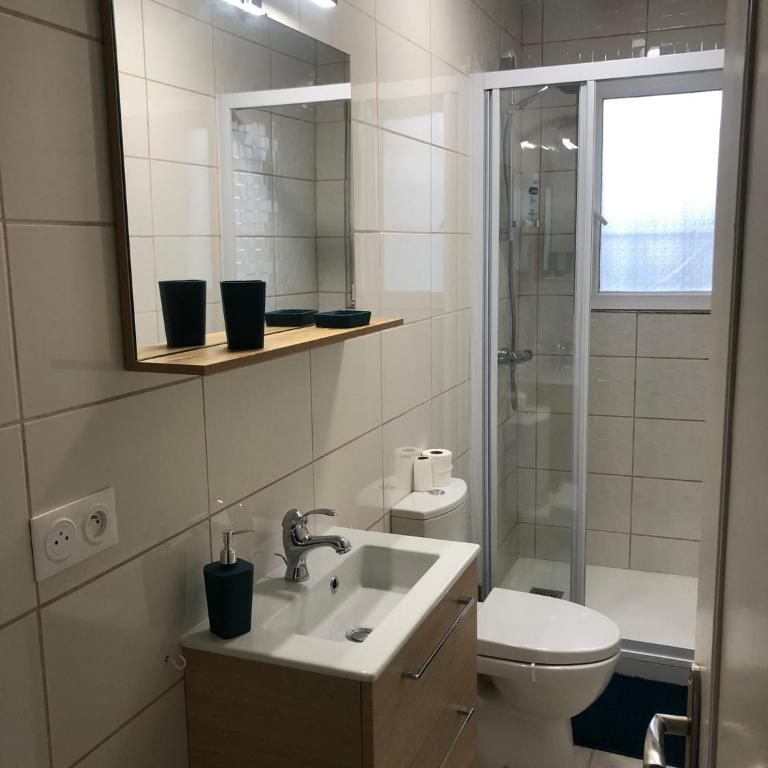 Évadez vous à deux pas de l'océan ! Maison tout confort à seulement 6 min de la plage à vélo - Two-Bedroom House - 5
