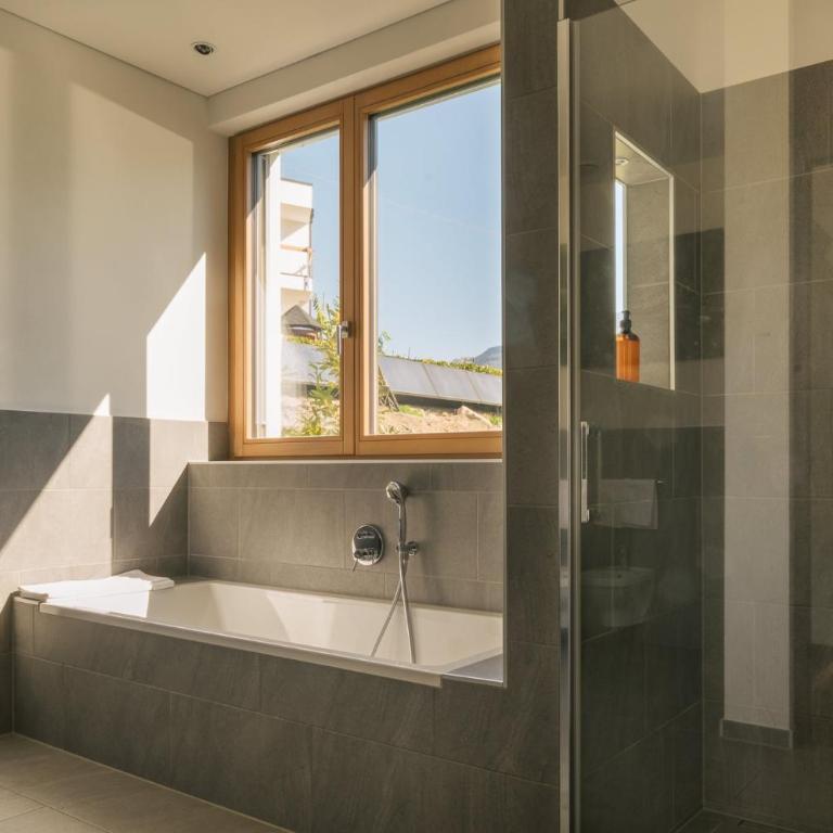 Appartement KroneLiving - Appartamento con 2 Camere da Letto, Balcone e Terrazza - 5