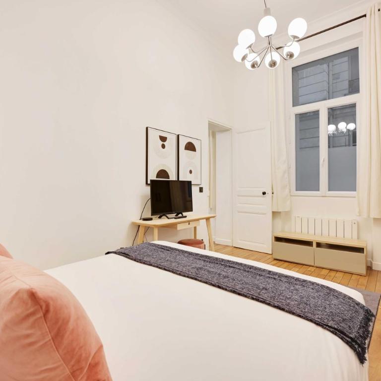 Beautiful Apt -1BR-4P- Tour Eiffel - Invalides - Appartement - Rez-de-Chaussée - 4