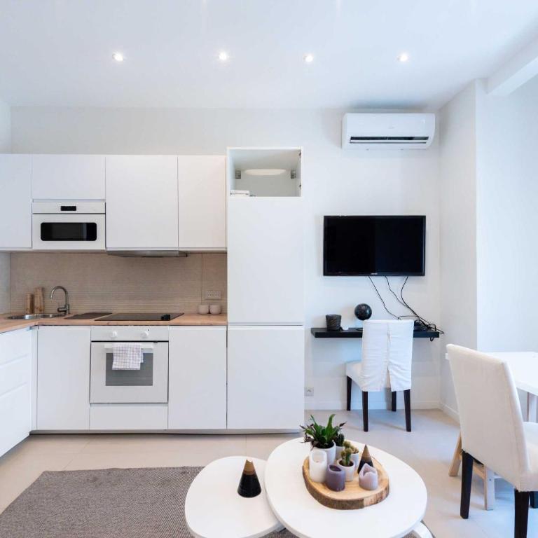 Nice apartment Juan-Les-Pins - 300m Beach - One-Bedroom Apartment - 13