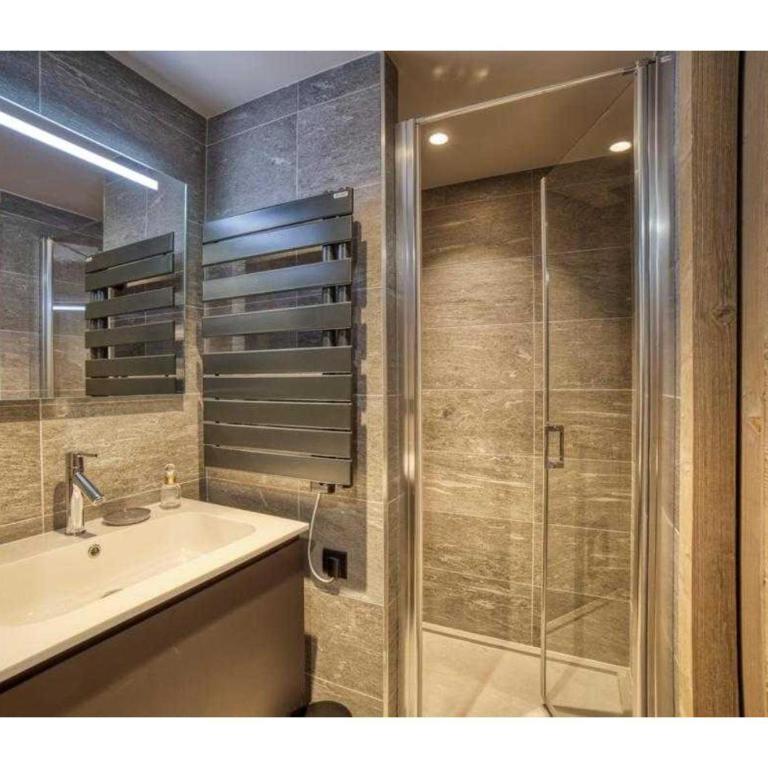 Luxurious 4-room with pool, gym, spa and parking - Appartement - 17