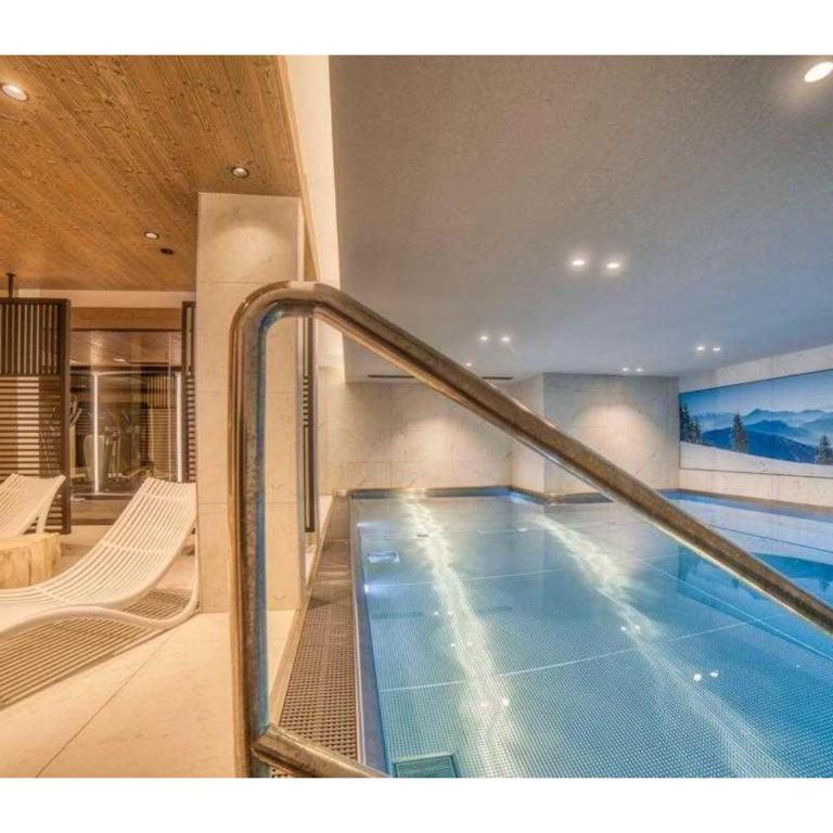 Luxurious 4-room with pool, gym, spa and parking - Appartement - 33