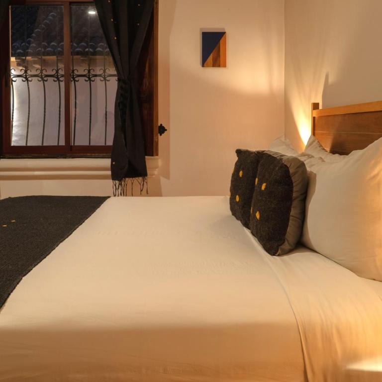 Sombra del Agua - King Room - 2