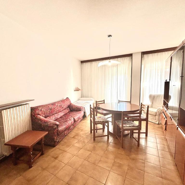 Sunny Home - Piazza Mazzini - Immobil Relax - Appartamento Standard con 2 Camere da Letto - 1