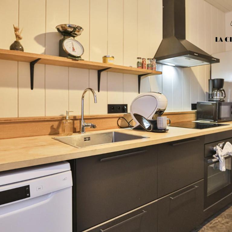 Capucine - Haussmannien de Charme - 50m plage - Appartement 3 Chambres Supérieur - 15