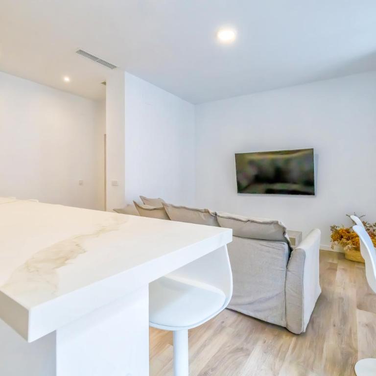 Apto Gran Capitán Center I - Parking - Apartamento con 4 dormitorios - 8