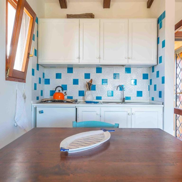Fiokky by DomusAway - Three-Bedroom House - 26