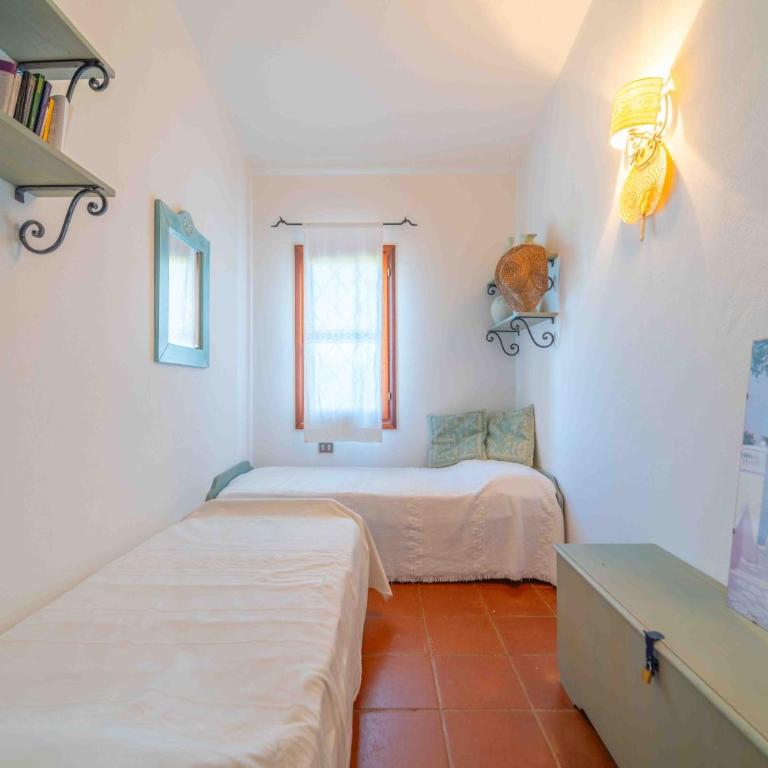 Fiokky by DomusAway - Three-Bedroom House - 24